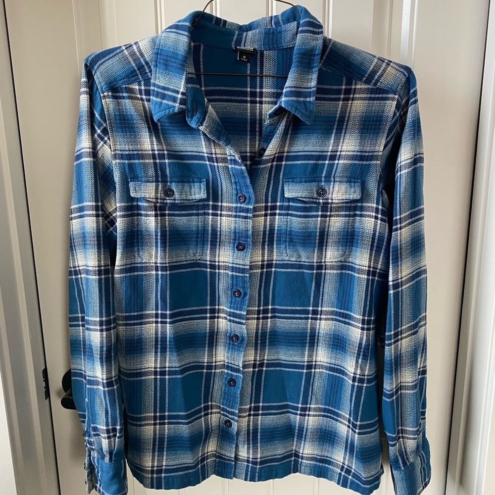 Patagonia organic blue flannel Size 12